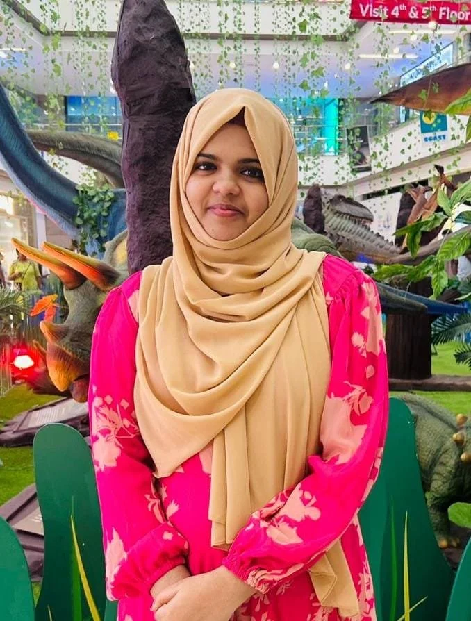 Raiza Hakeem (Formal)